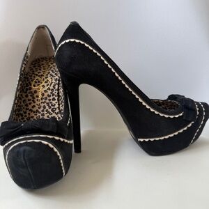 Jessica Simpson Retro Bow Platform Heels – Black Faux Suede – Size 7.5